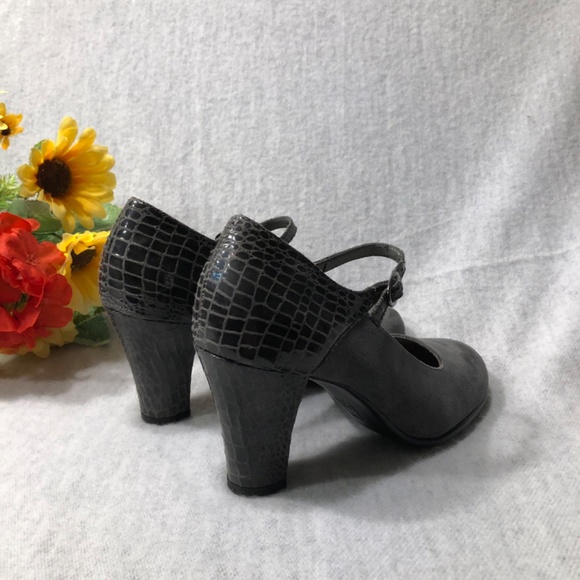 Gray Suede/Croc Heeled Mary Jane Pumps - Picture 5 of 16